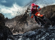 熊猫体育在线-火箭升空遇阻，恩比德统治级数据难救主