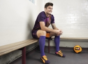 中国熊猫体育-赛道与绿茵的跨界交响，当若日尼奥在F1街道赛接管，智利已横扫沙特