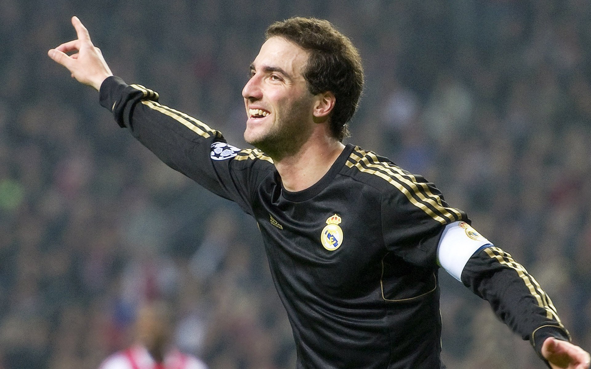 当不可能成为现实，伊布F1首秀接管比赛，阿根廷强行终结中国队的足球寓言